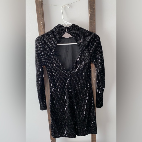Black sequin dress - Picture 2 of 5